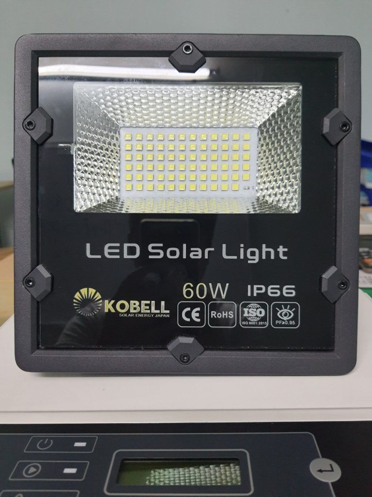 Đèn năng lượng mặt trời 60W Kobell